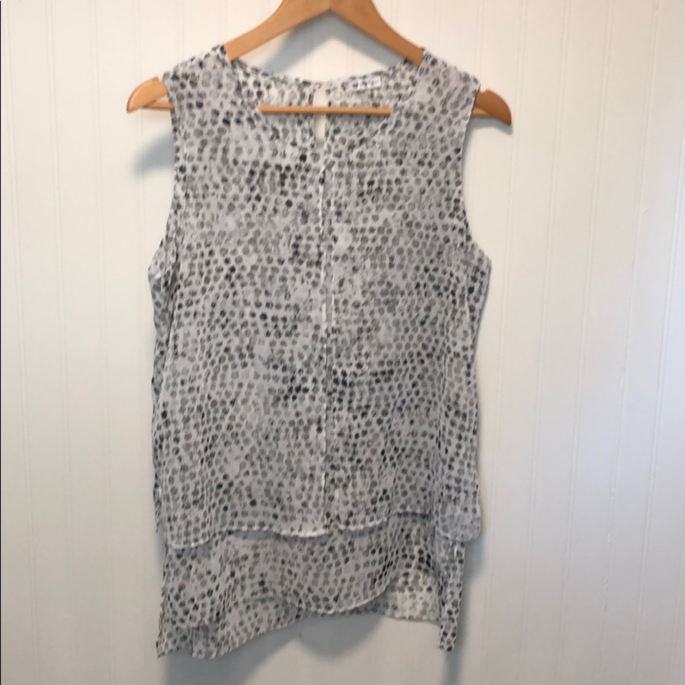 Sleeveless layered print blouse